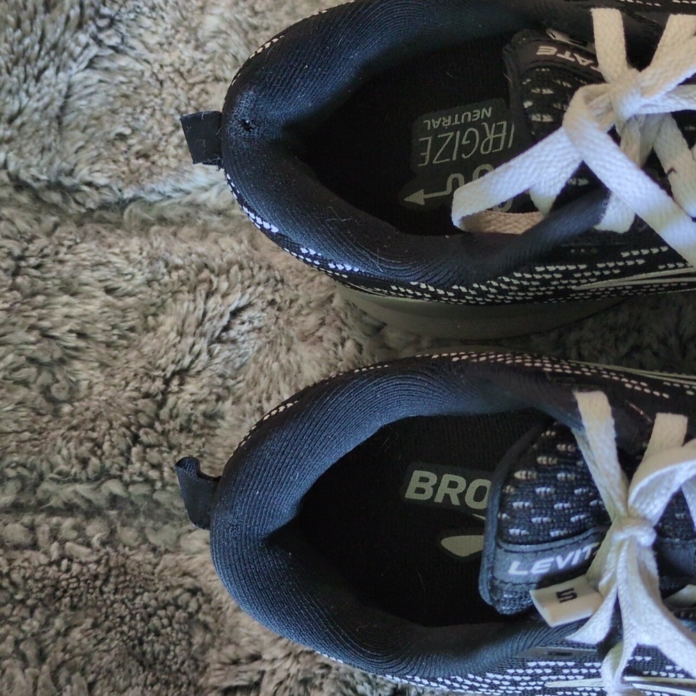 Women’s Levitate 5 Running Shoes​​​ - Picture 7 of 8